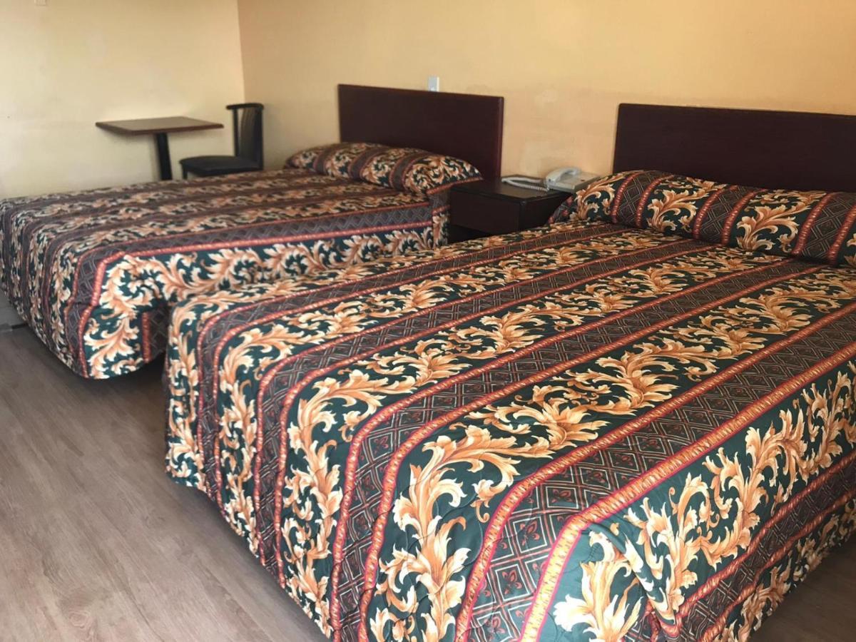 Lone Star Motel 2*