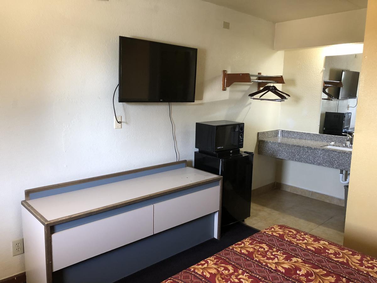 Lone Star Motel 2*